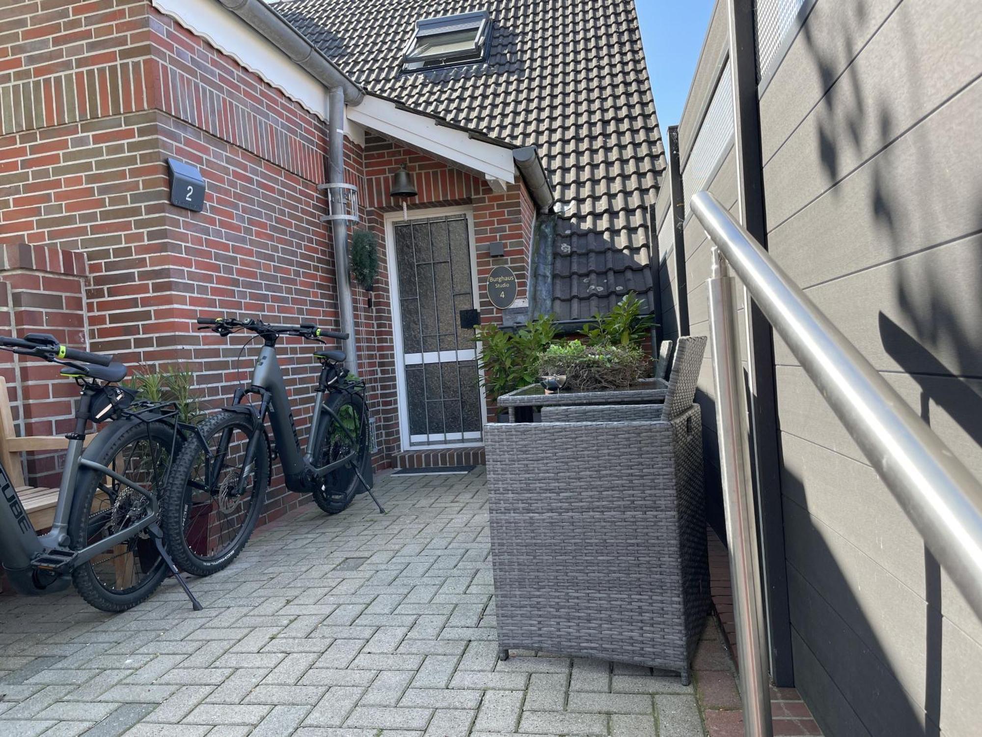 Apartment Burghaus 4 *